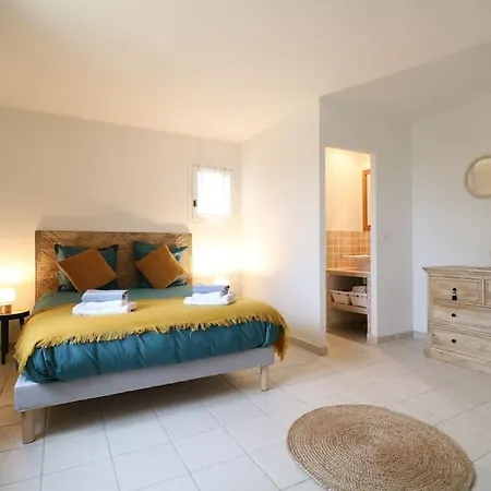 Villa L'hestia Avec Piscine A L'isle-sur-sorgue L'Isle-sur-la-Sorgue